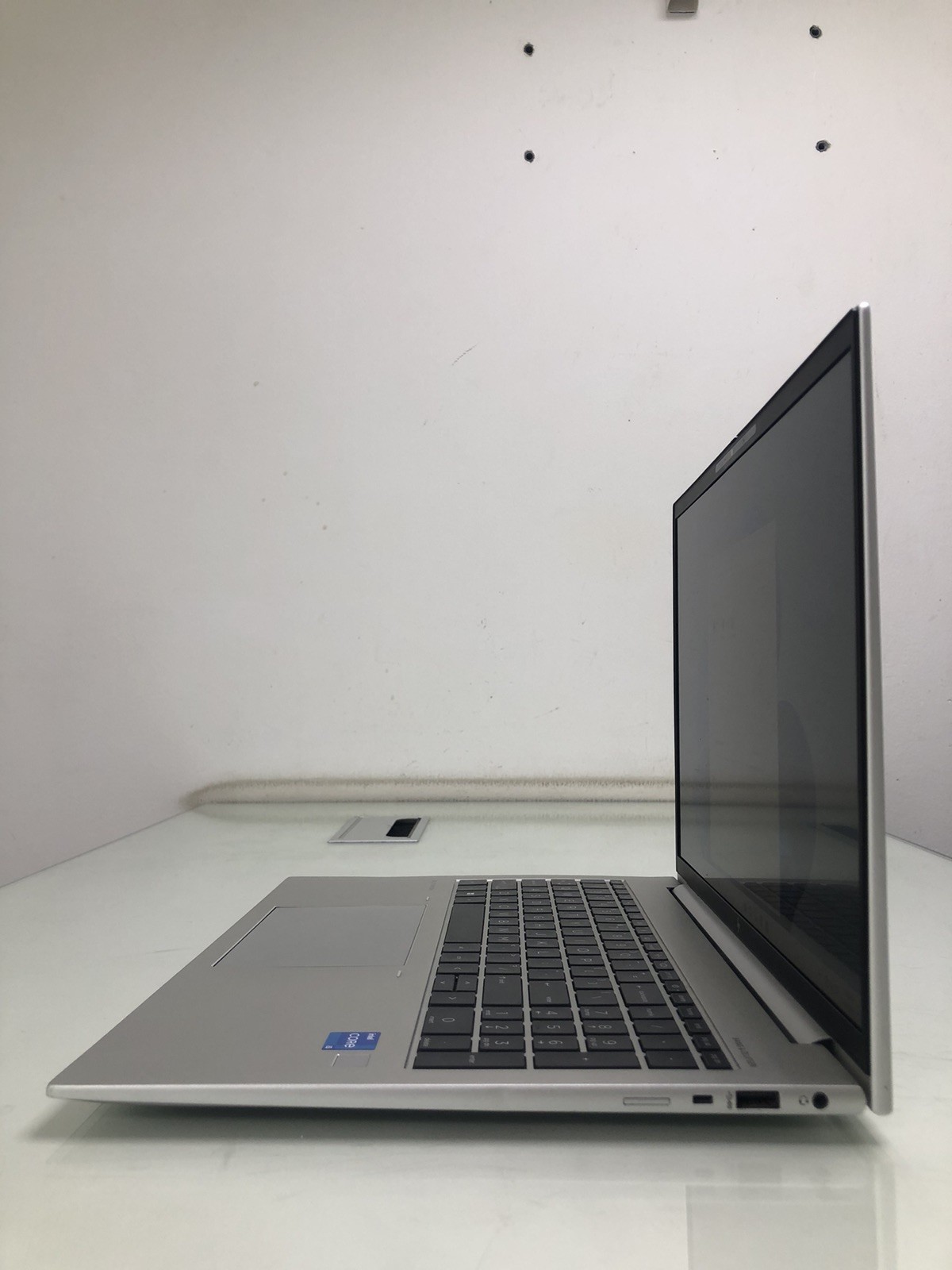 HP EliteBook 860 G9 i5-1235U 16GB 500GB SSD 16” FHD Windows 11 Pro Laptop