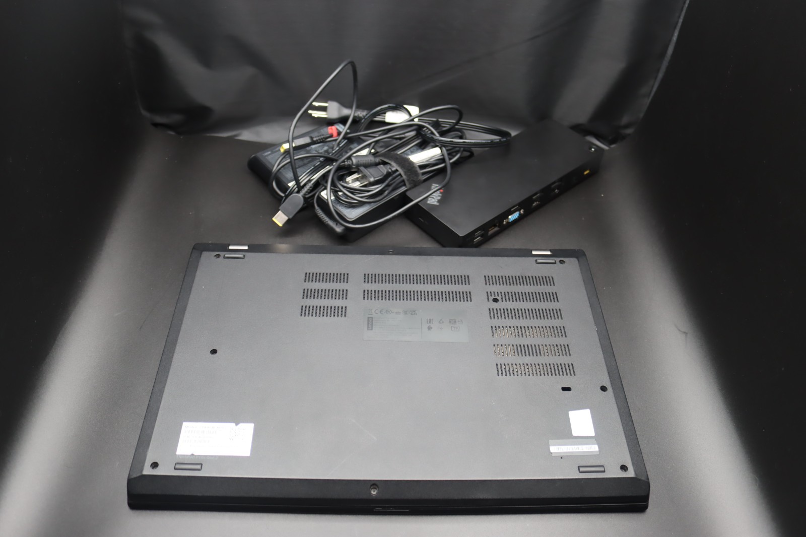 LENOVO THINKPAD P15V GEN 2 i7-11800H@ 2.30GHz 32GB RAM 512GB W11P + Dock Station