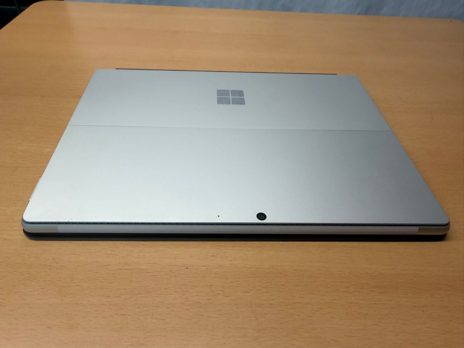 Microsoft Surface Pro 8 i5-1135G7 8GB 128GB SSD Win11 Reset Read