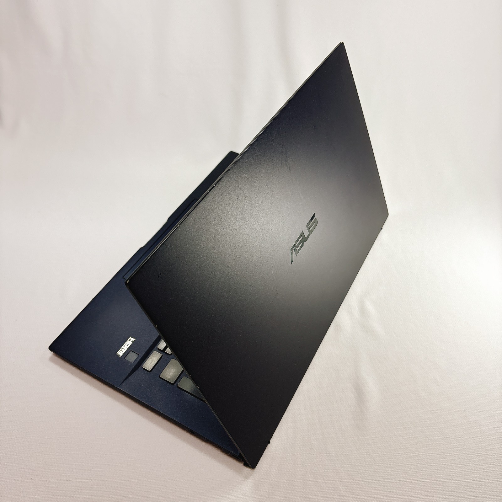 ASUS EXPERTBOOK B9 B9450FA Core i7-10510U 16GB RAM 256GB SSD with numpad #997