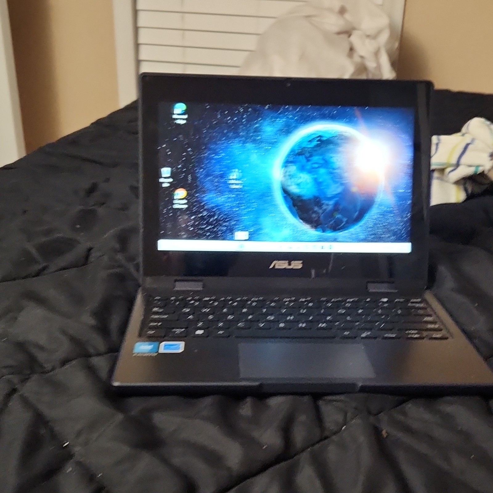 ASUS Notebook Laptop Black Portable Computer Sleek Design Lightweight Stylish