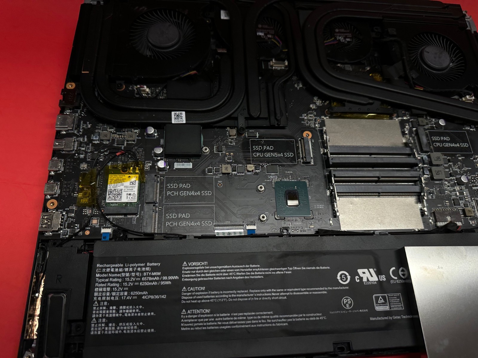 MSI Titan GT77HX Titan GT77HX – i9‑12900H No Drives – No Ram- Parts / Fix