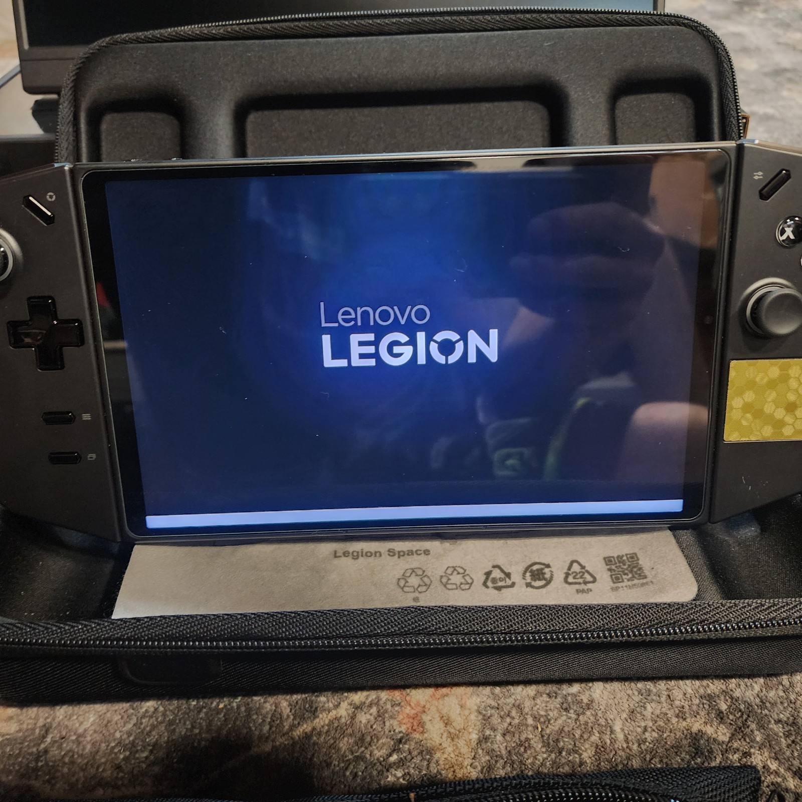 Lenovo Legion Go 8.8″ Handheld PC + EXTRAS! Ryzen Z1 Extreme, 16GB RAM, 1TB HD