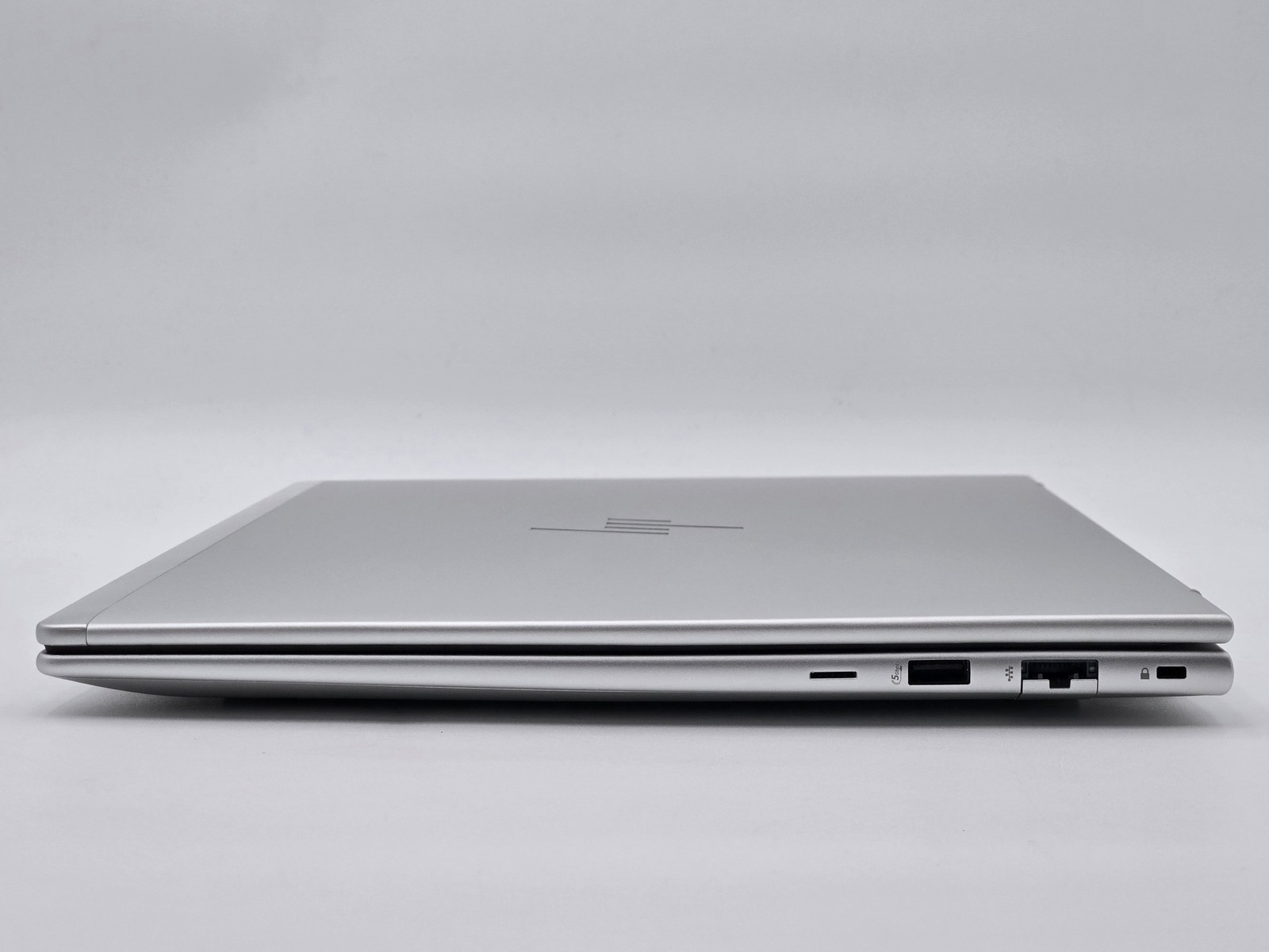HP EliteBook 660 G11 16″ FHD+ ULTRA 7 165H 512GB 32GB W11P RTX 2050 4G LTE