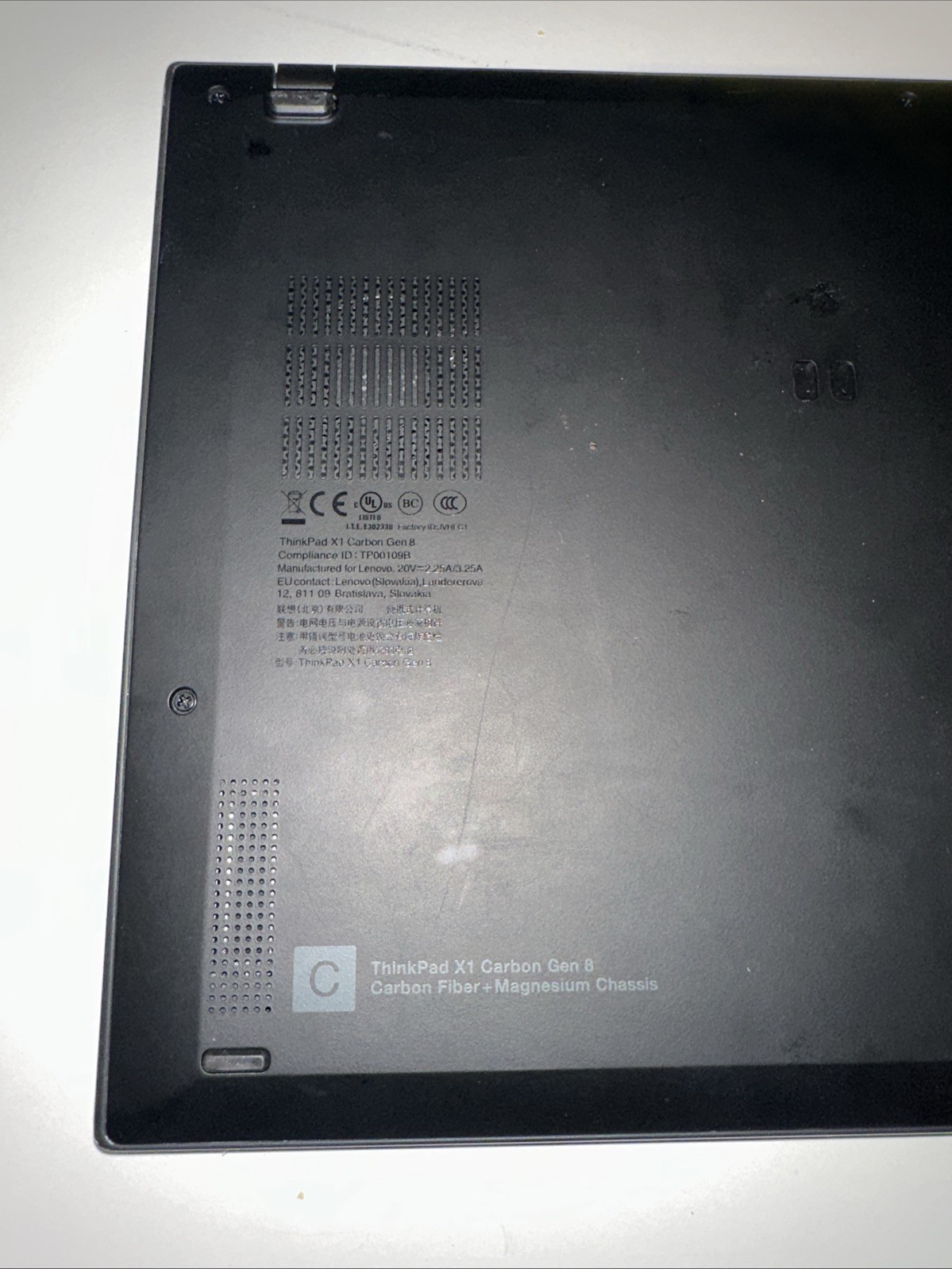 Lenovo ThinkPad X1 Carbon Gen 8 14″ FHD i5-10210U 16GB 512GB SSD Windows 11 Pro
