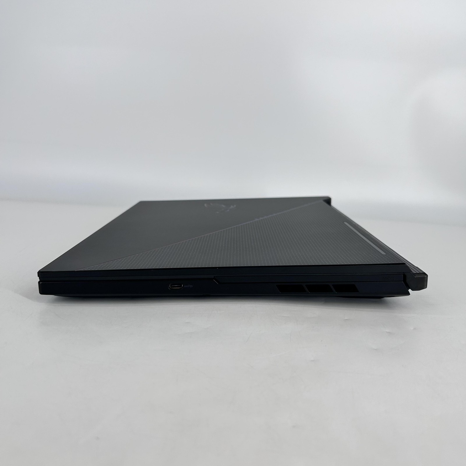 Asus ROG Zephyrus Duo 16 QHD+ TOUCH Ryzen 9 7945HX 64GB 2TB RTX 4090-TINTED LCD