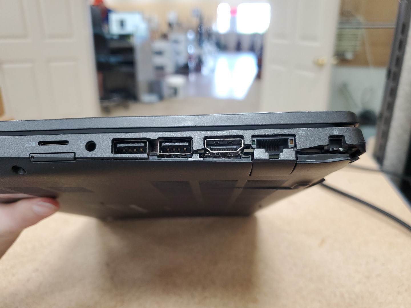 Dell Latitude 5400 Intel Core i5-8365U 16GB RAM 256GB SSD 042826-3