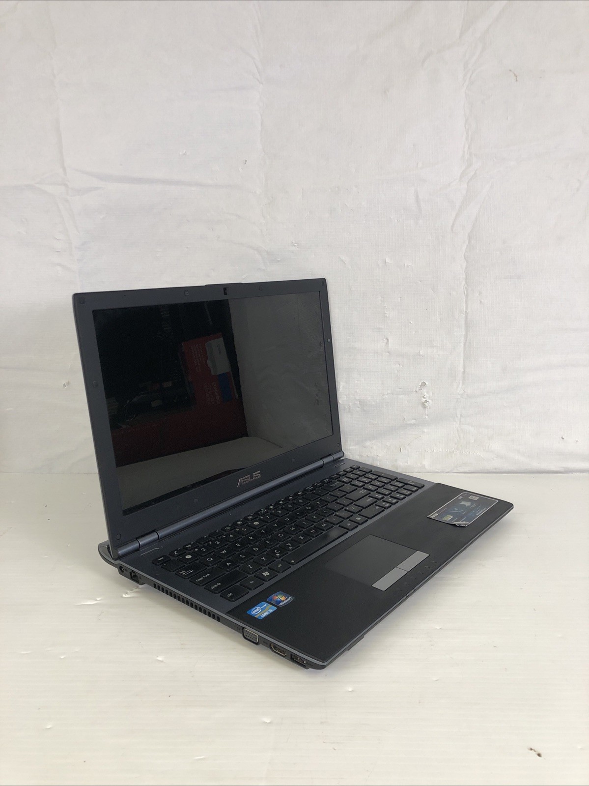 Asus U56E Intel i5-2410M 2.3GHz 6 GB NO HDD NO OS BAD BATTERY BAD TRACKPAD