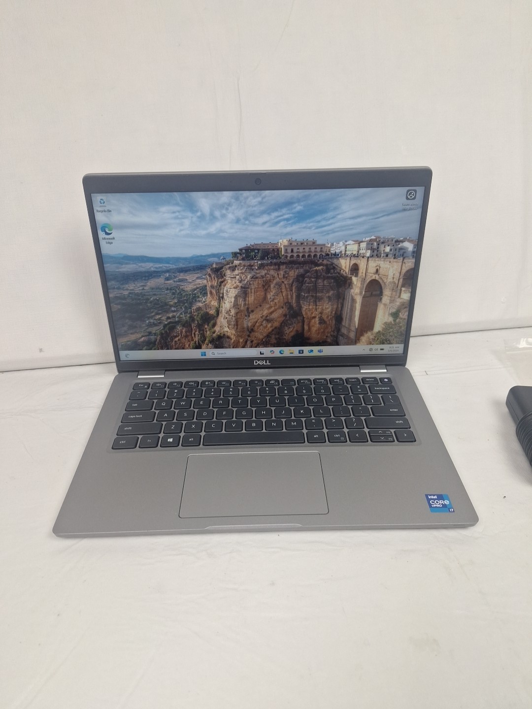 Dell Latitude 5420 14″ FHD Laptop i5 1145G7 @4.40Ghz 16GB 256GB SSD Windows 11