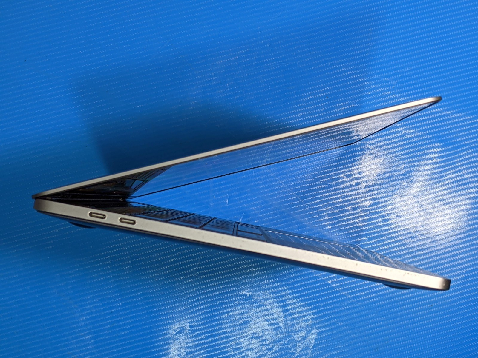 Apple MacBook Pro A2338 (2020) 13.3″ M1 8CPU/8GPU 3.2GHz 8GB 256GB SSD MYDA2LL/A