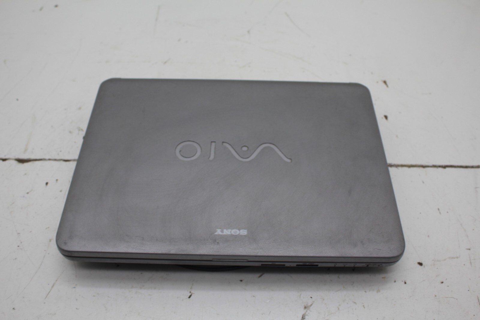 Sony VAIO VGN-NR110E Intel Pentium T2310 2GB Ram – No HDD or Battery