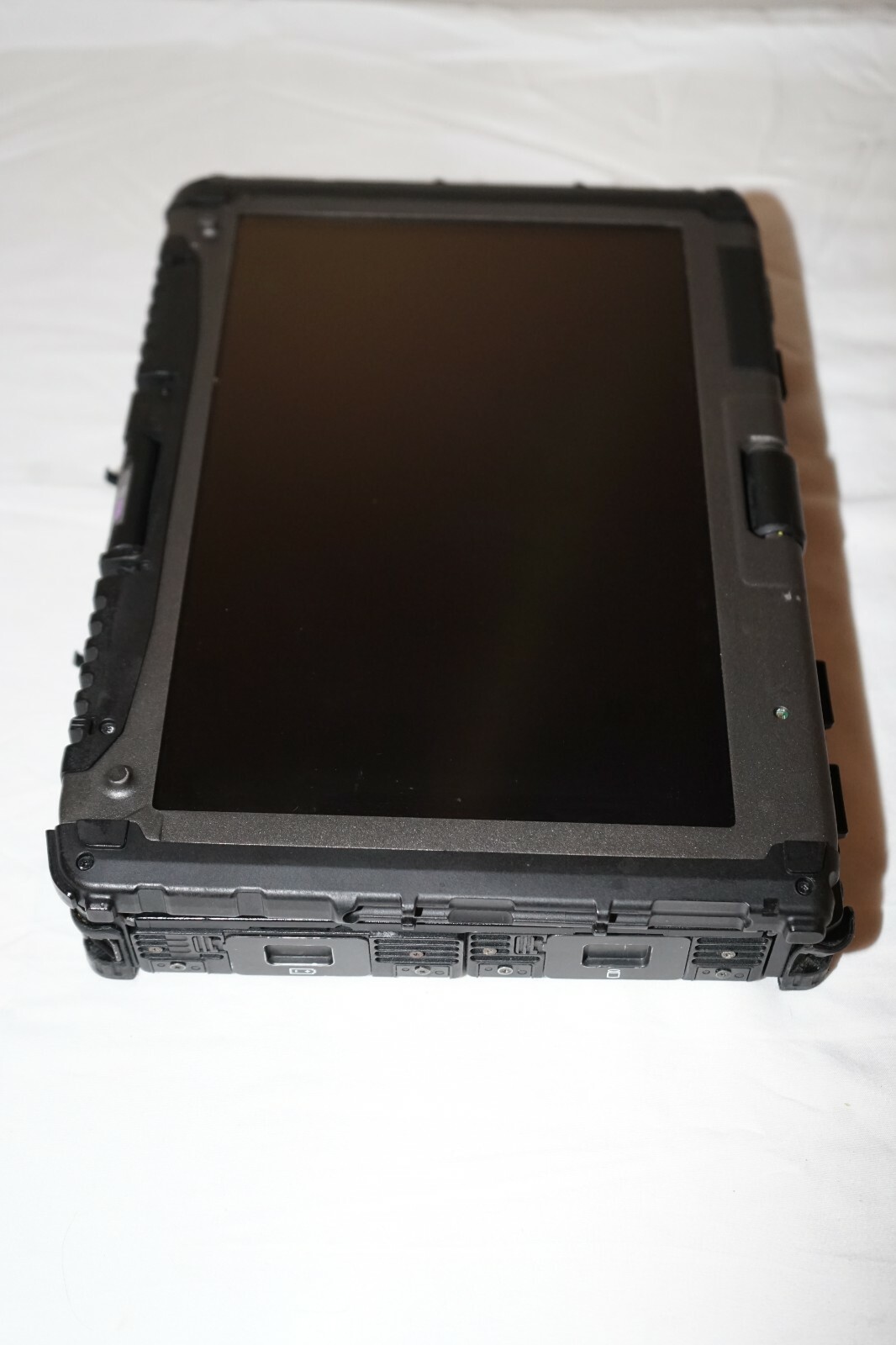 ^ Getac V200-G2 Intel Core i7-3520M @ 2.90GHz 4GB Ram 500GB HD No OS #C1265