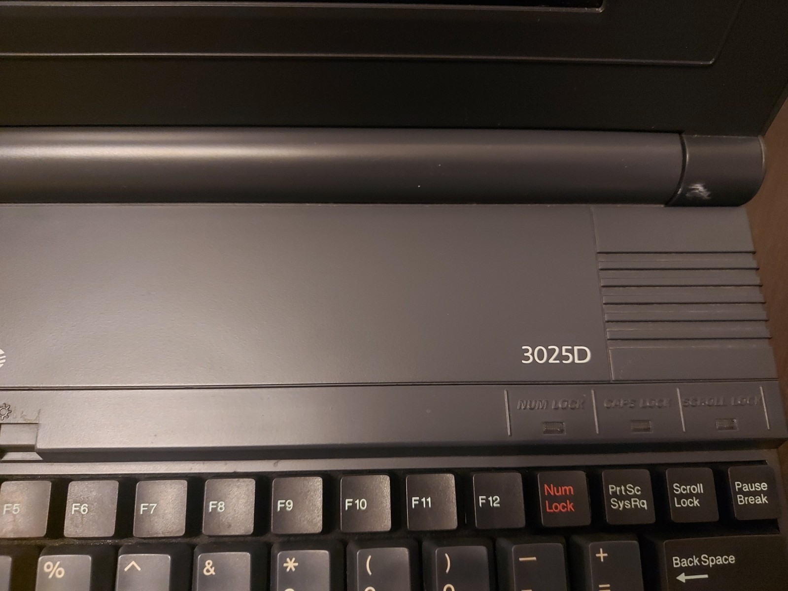 Extreme Rare Mitac 3025D Laptop with Intel 386SX (Released 1991)