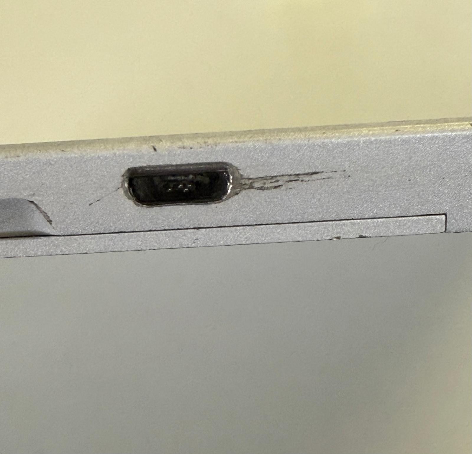 Microsoft Surface Pro 3 – 128GB – Model 1645 – Bad Charging Port –For Parts Only