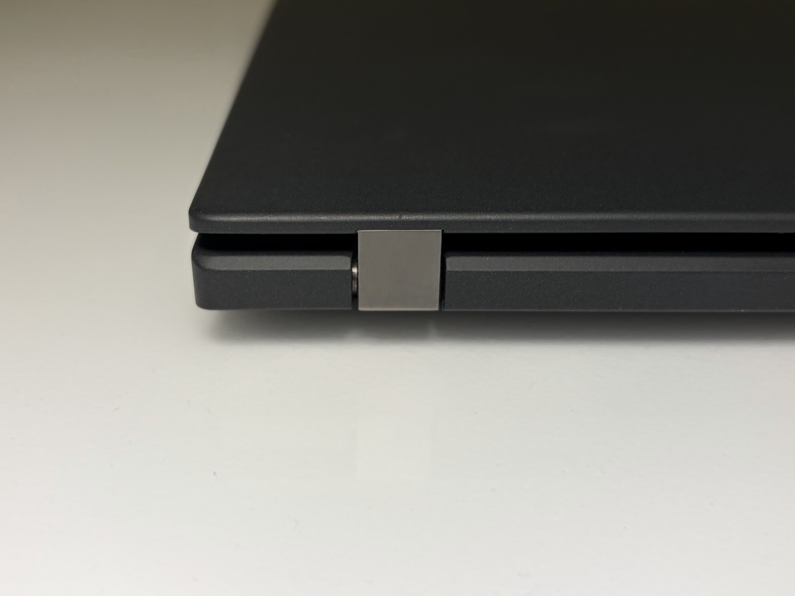 Lenovo ThinkPad P14s Gen 4 i7-1360p 32GB 1TB NVMe NVIDIA RTX A500 WIN 11, OLED