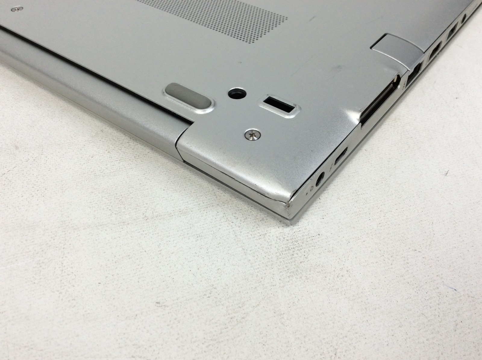 HP EliteBook 830 G6 13.3″ i7-8665U 1.9GHz 8GB RAM 500GB SSD Includes AC
