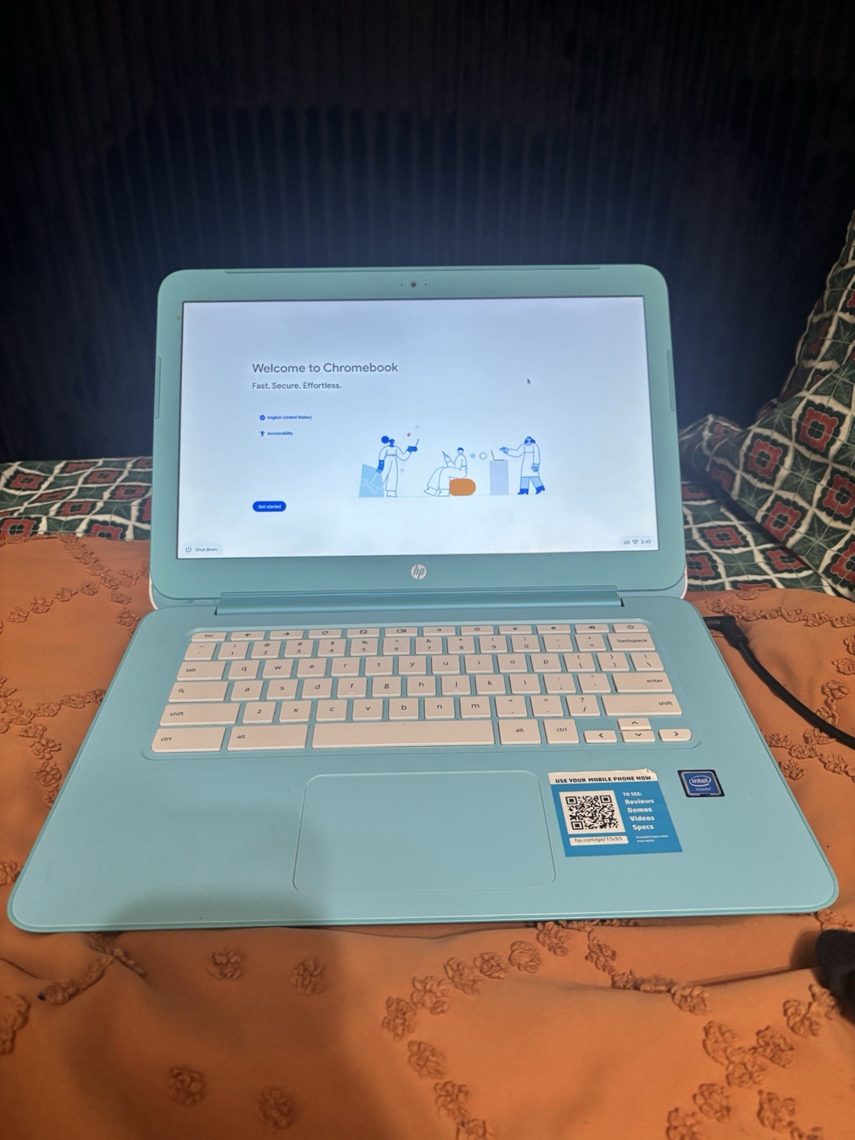 Teal and white HP 2018 Chromebook slightly used with charger