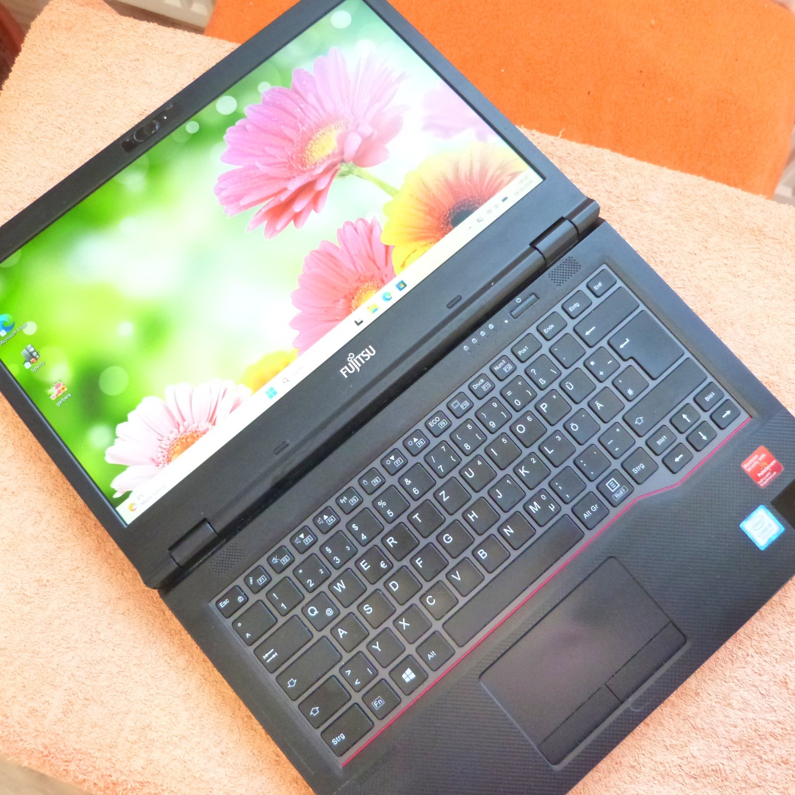 Fujitsu E549 14″ FULLHD l 16GB RAM NEW l 512GB SSD Windows 11 l USBC 8Gen i5