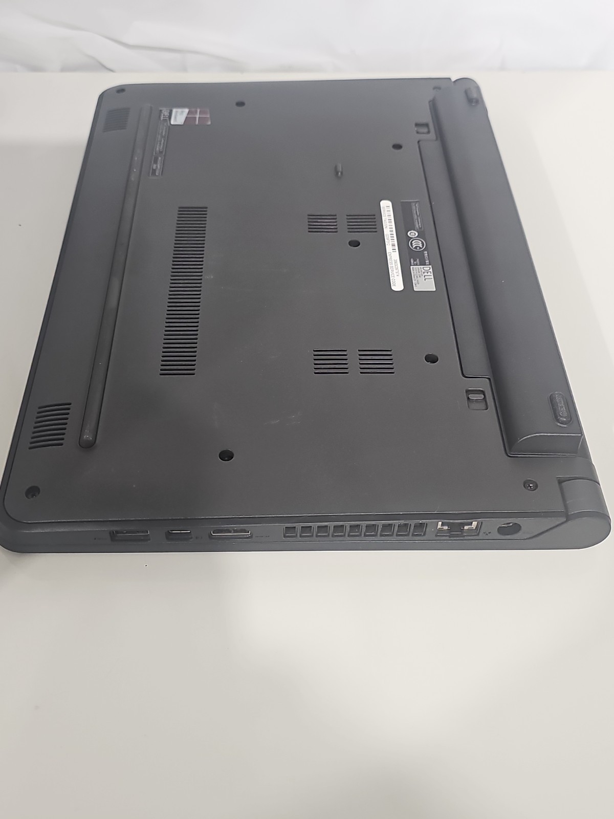 Dell LATITUDE 3340 WITH 4GB RAM AND 500GB HARD DRIVE. PLEASE READ