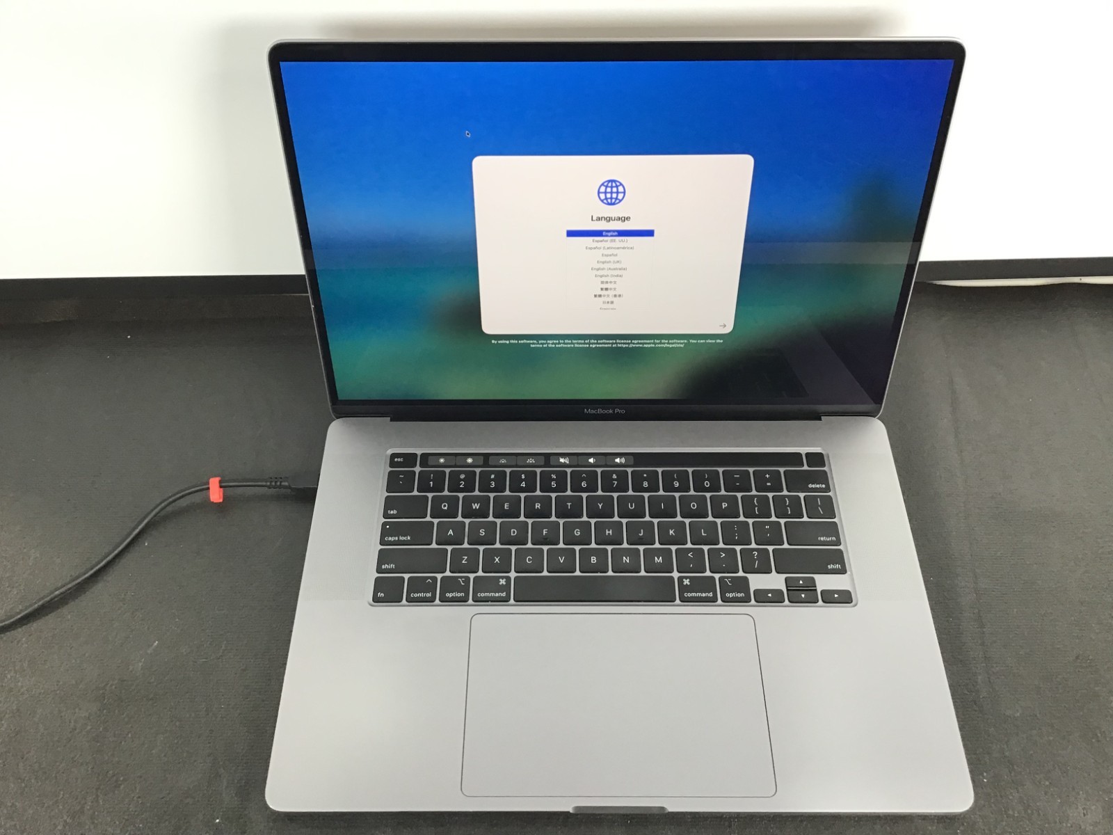 Apple MacBook Pro 16″ A2141 i9-9980H 2.3GHz 32GB RAM 1TB NVMe 79% Battery Cap ~