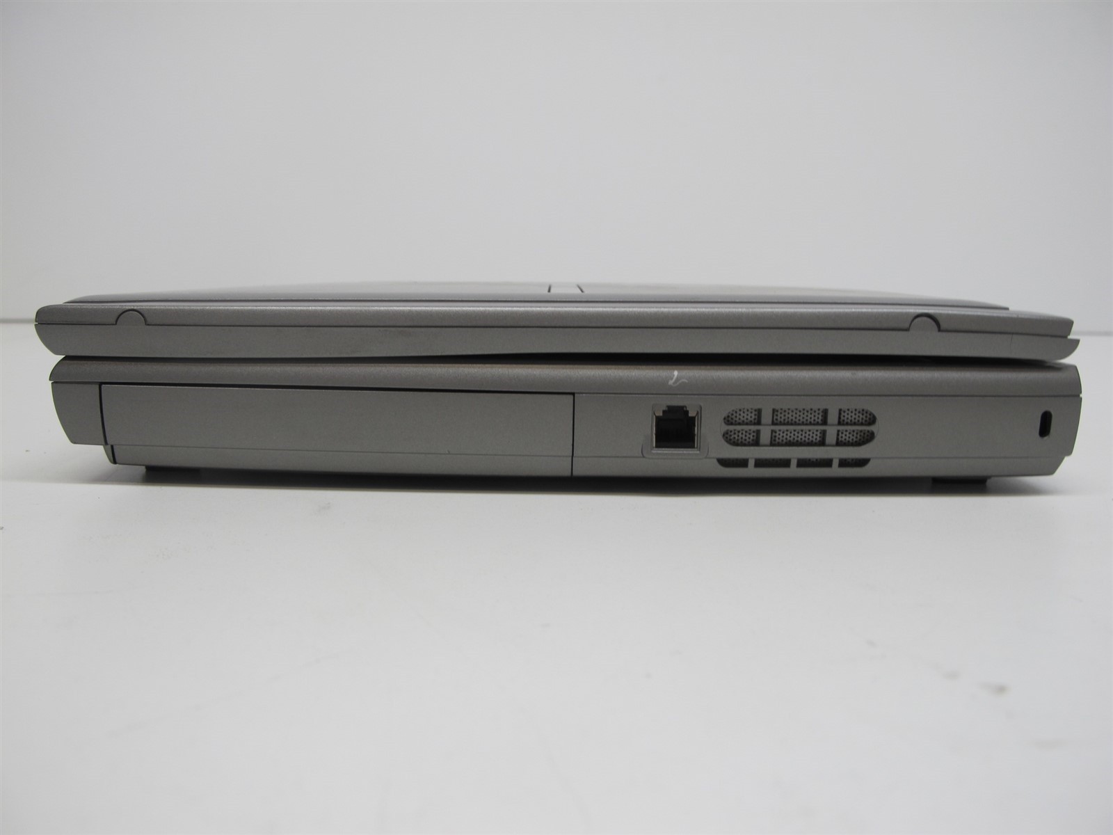 Dell Inspiron 1150 Laptop PP08L Intel Celeron 2.60 GHz No Ram No HDD – Damaged