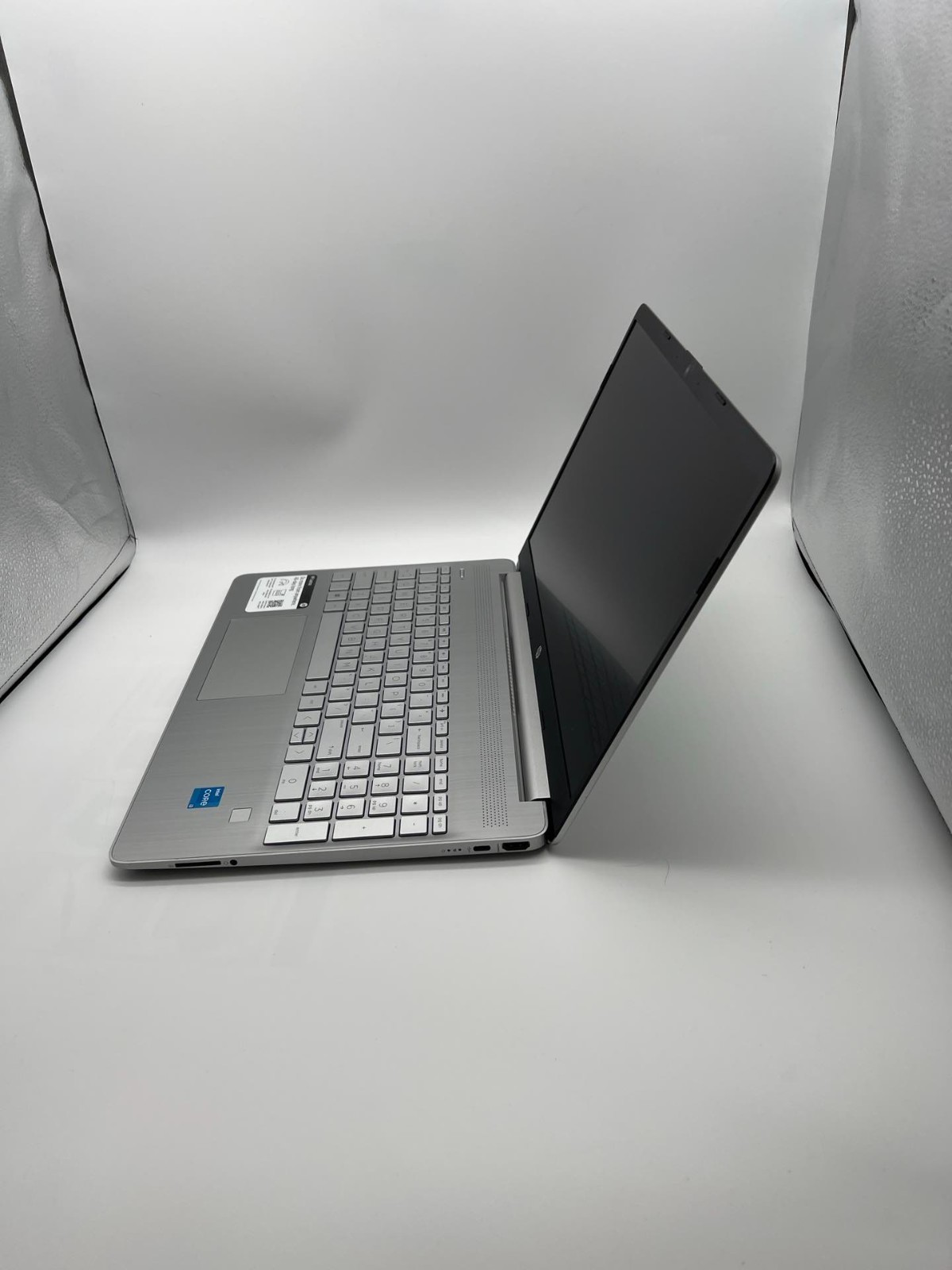 HP – 15.6″ FHD Laptop – Intel Core I3-1215U 8/256GB Silver win 11 home