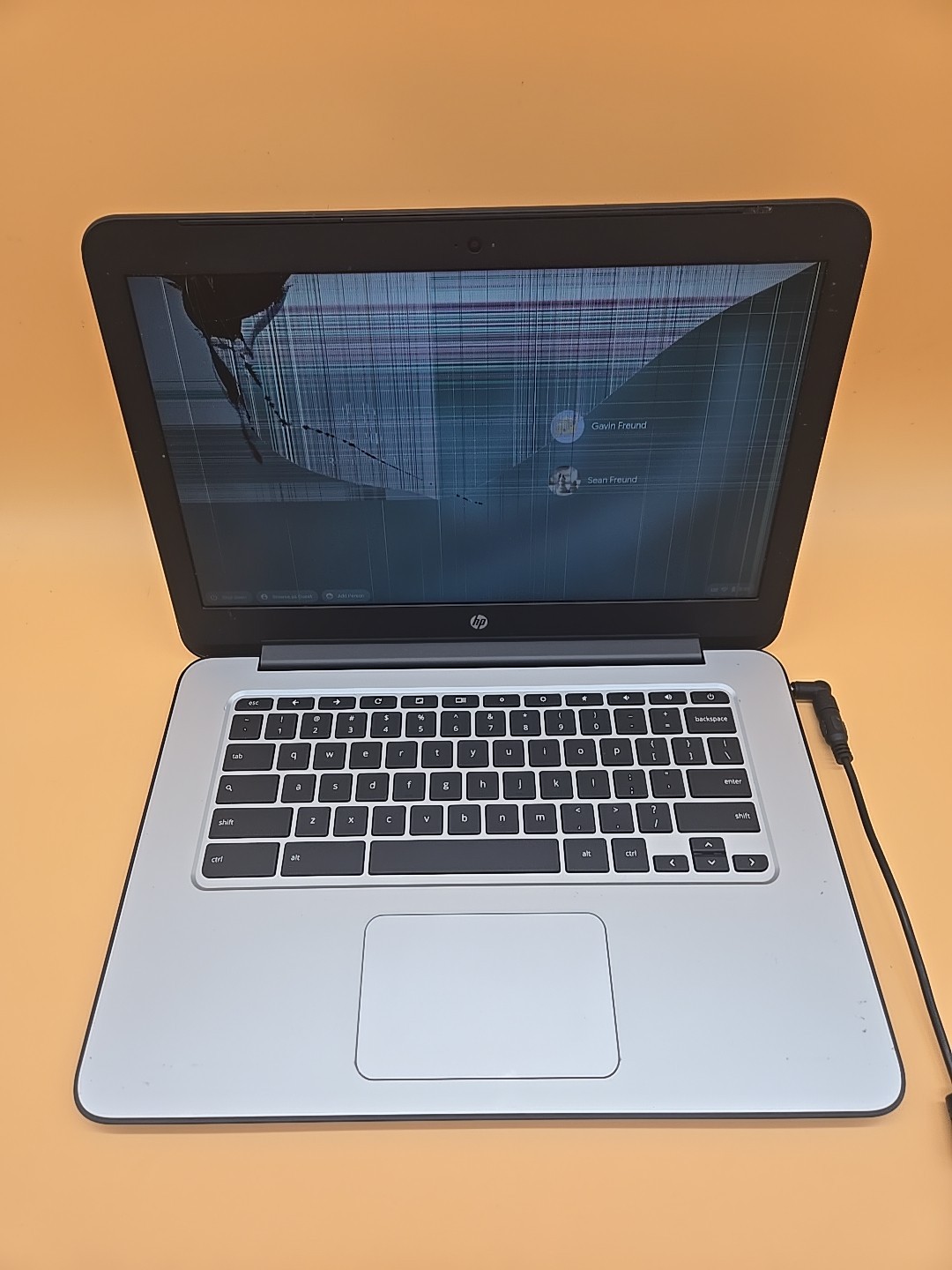 HP Chromebook 14 G4 14″ (16GB SSD Intel N2840 2.16GHz 2GB) Cracked Screen