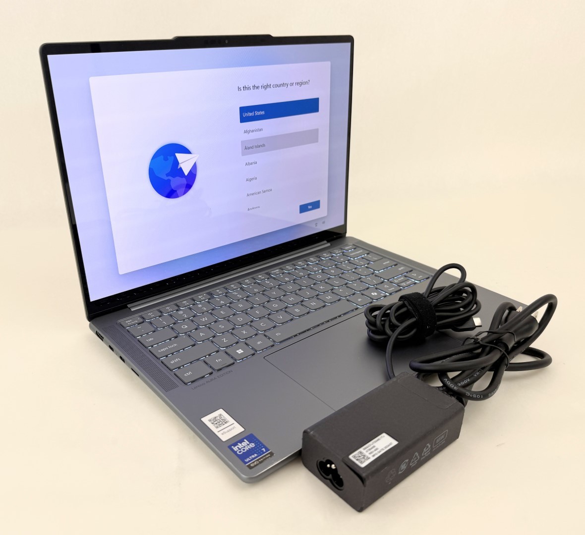Lenovo Slim 7 14ILL10 14″ FHD+ OLED Touch Ultra 7 258V 32G 1TB SSD W11H Copilot+