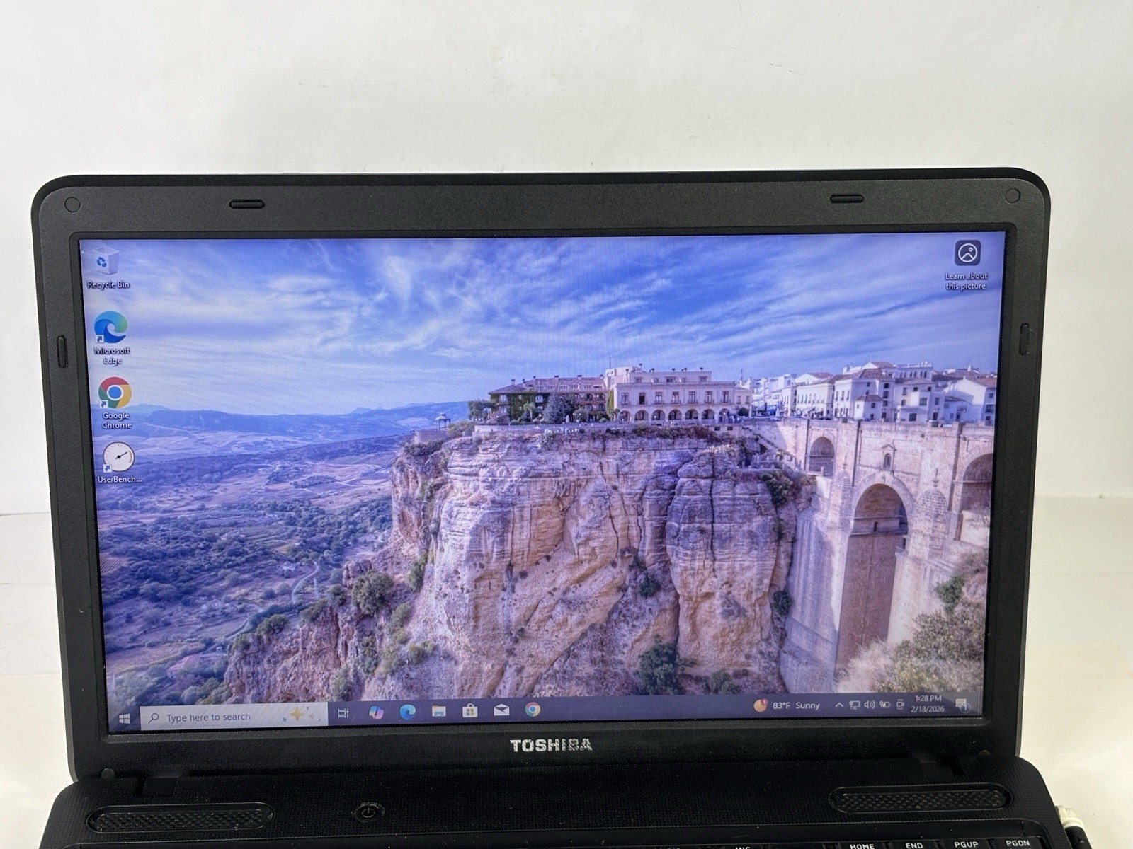 Toshiba Satellite C655 i3 M380 2.53GHz 4GB RAM 298GB HDD WIN 10 PRO *READ*