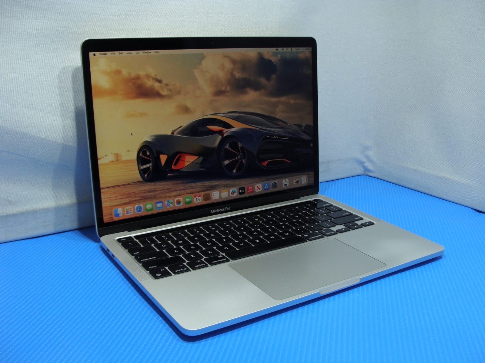 Apple MacBook Pro A2338 (2020) 13.3″ M1 8CPU/8GPU 3.2GHz 8GB 256GB SSD +Charger