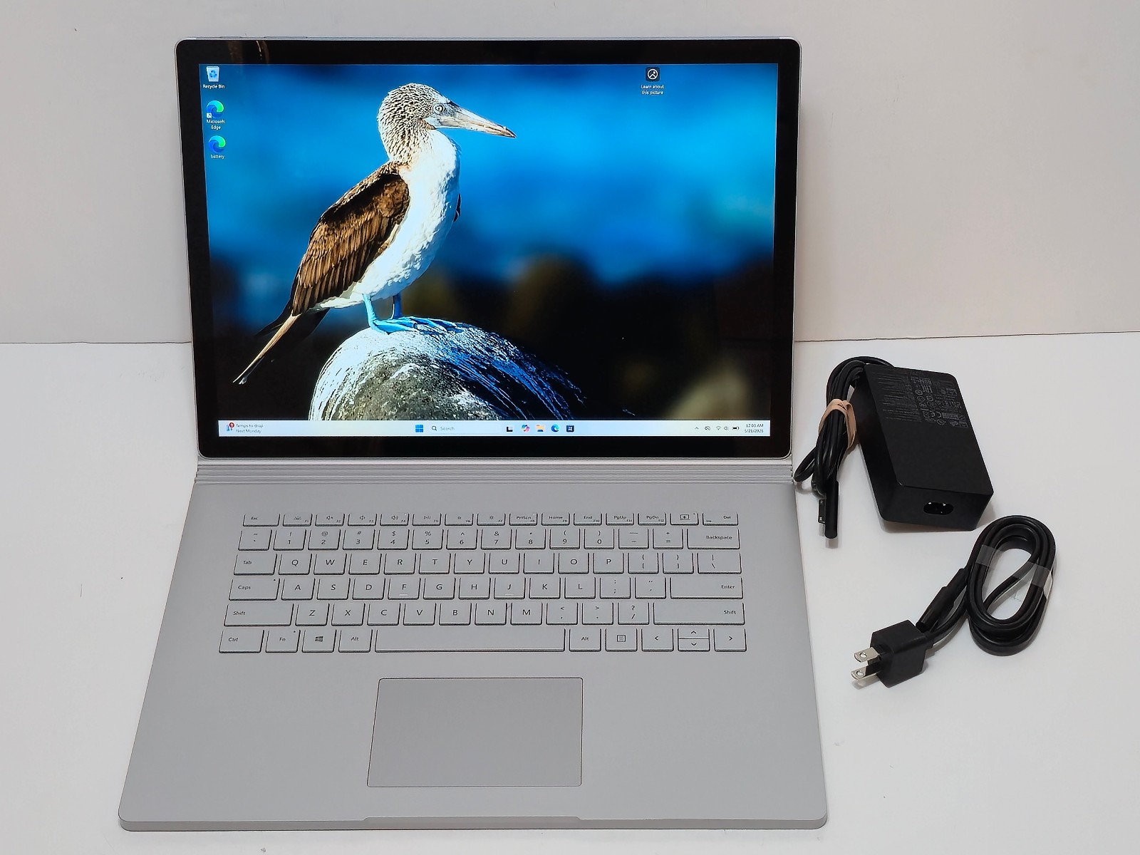 Surface Book 3 15″ (1899) i7-1065G7 32GB RAM 1TB SSD GTX 1660 GPU 6GB GDDR6