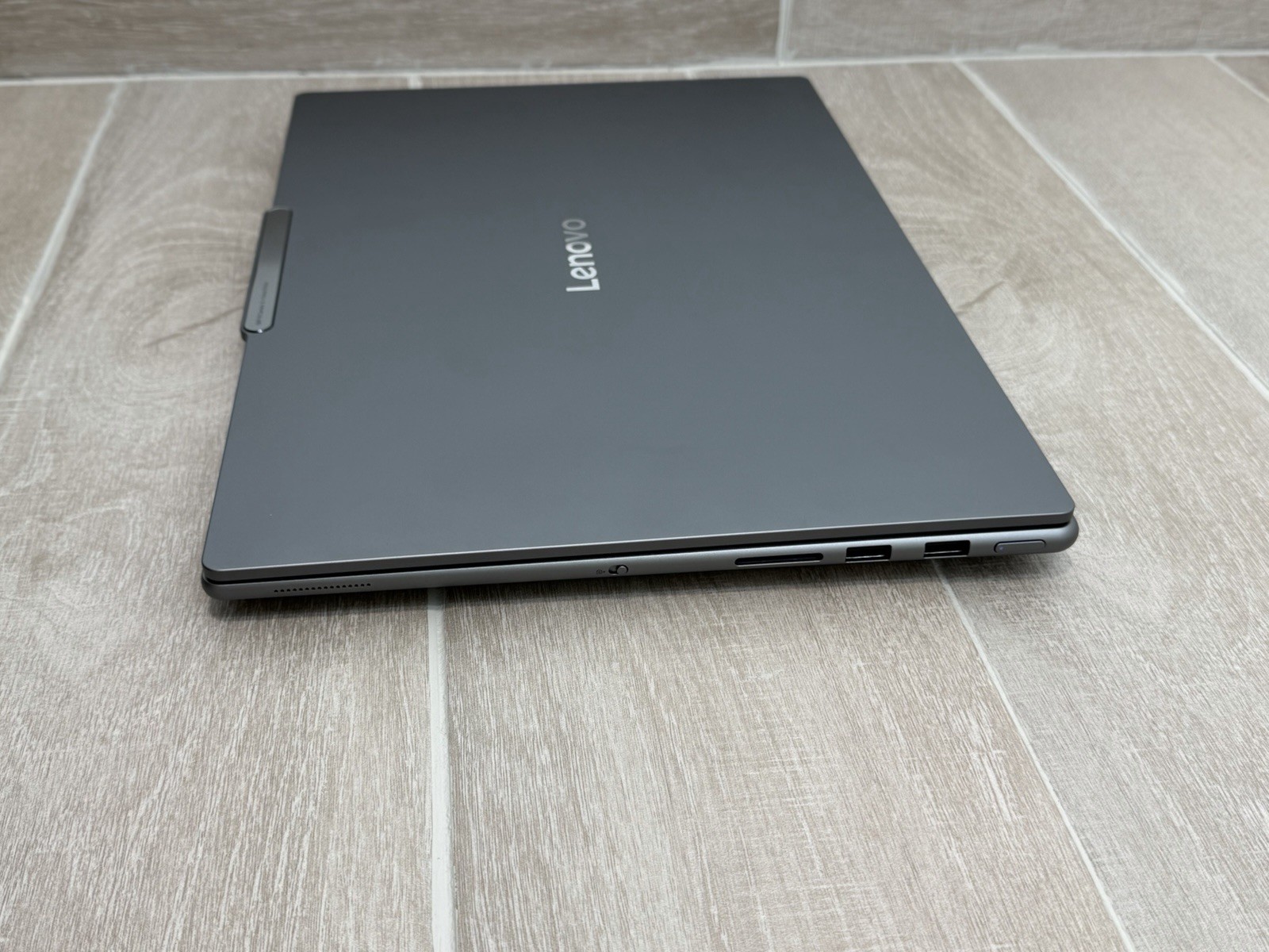 Lenovo Yoga Pro 9 16IAH10 OLED Touch Ultra 9 285H GeForce RTX 5050 32GB RAM 1TB