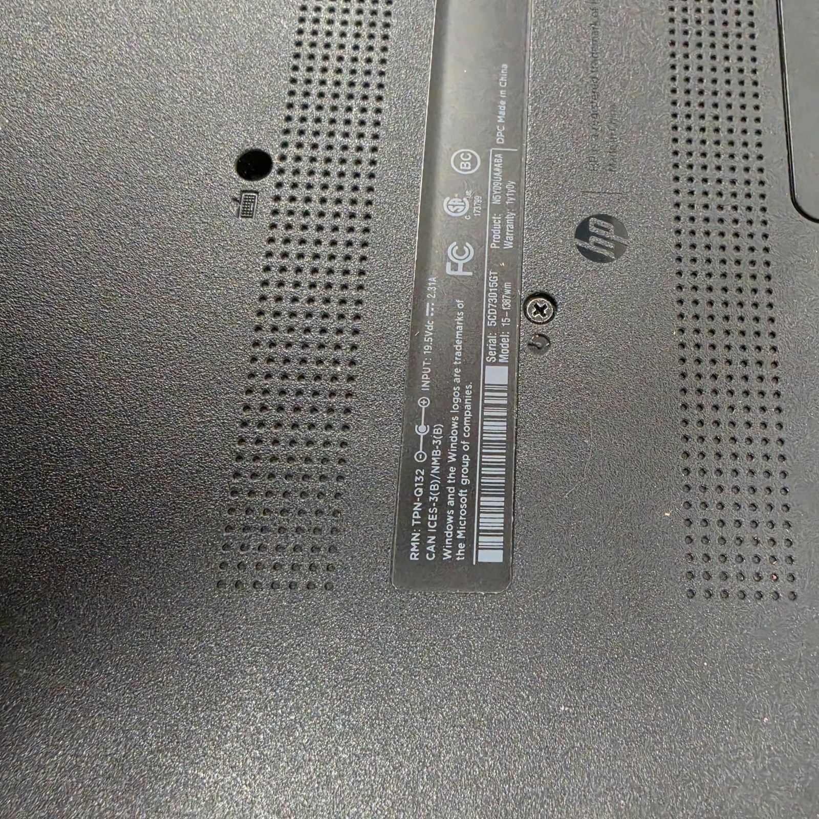 HP 15-f387 AMD A8-7410 R5 2ghz 4GB ran 15.6″ BAD KEYBOARD WONT POWER ON