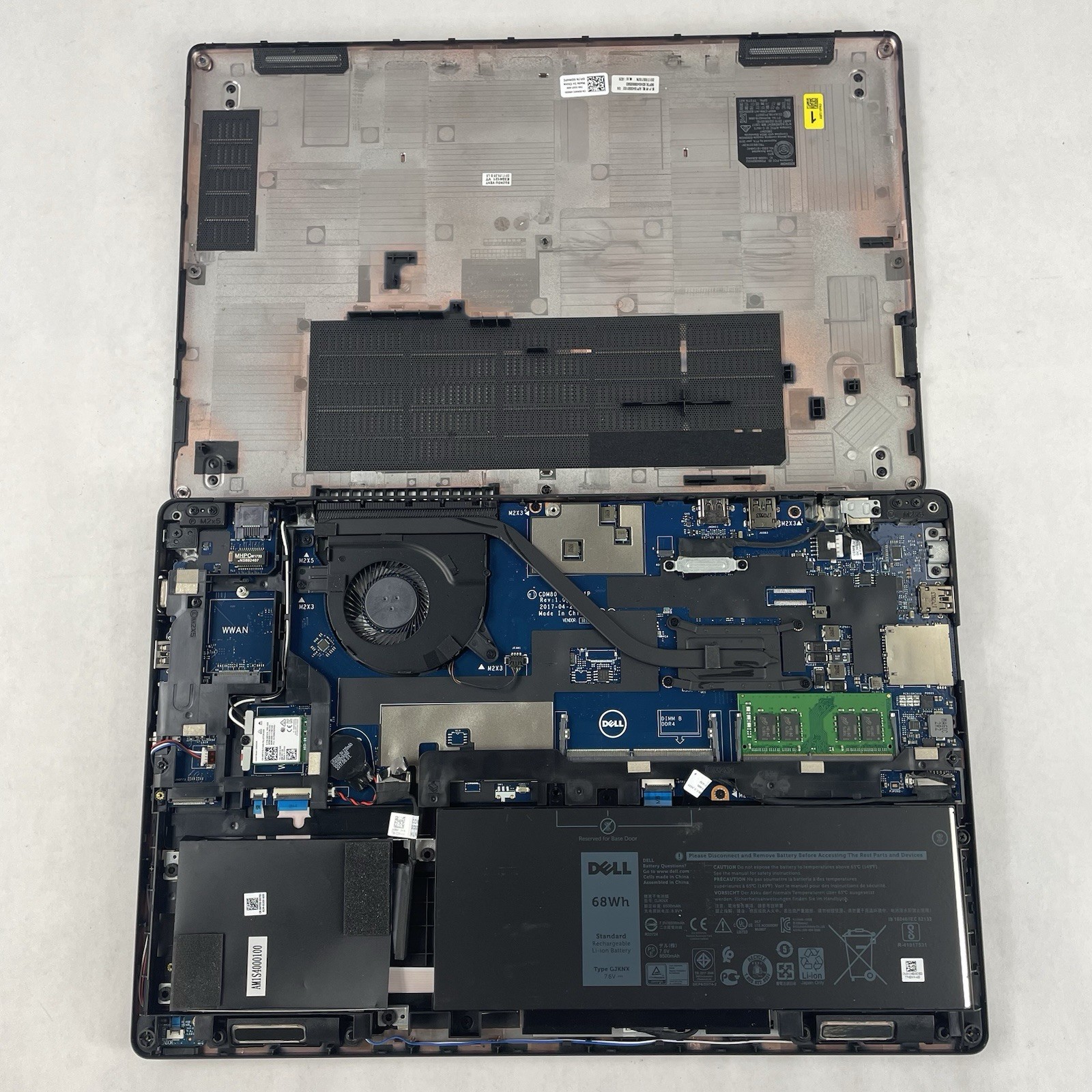 Dell Latitude 5580 15.6″ i5-7300U 2.60 GHz 8 GB RAM No SSD No OS