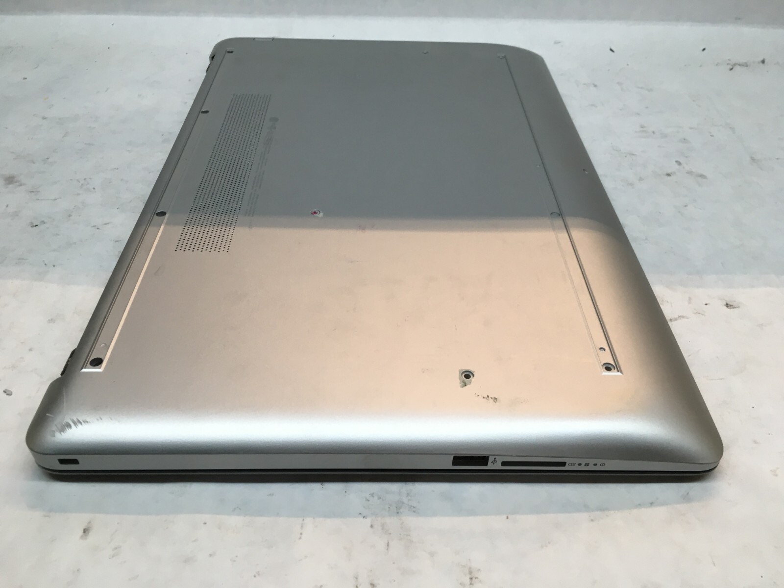 HP Pavilion 17″ Intel Core i3 11th Gen READ DESCRIPTION -AA