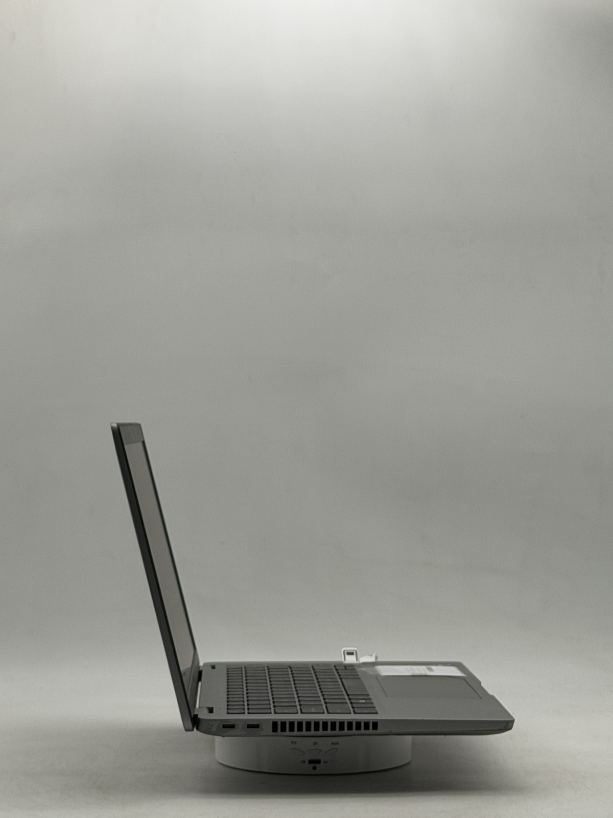 Dell Latitude 5420 14″ 8GB 128GB i5-1135G7 NO OS – READ