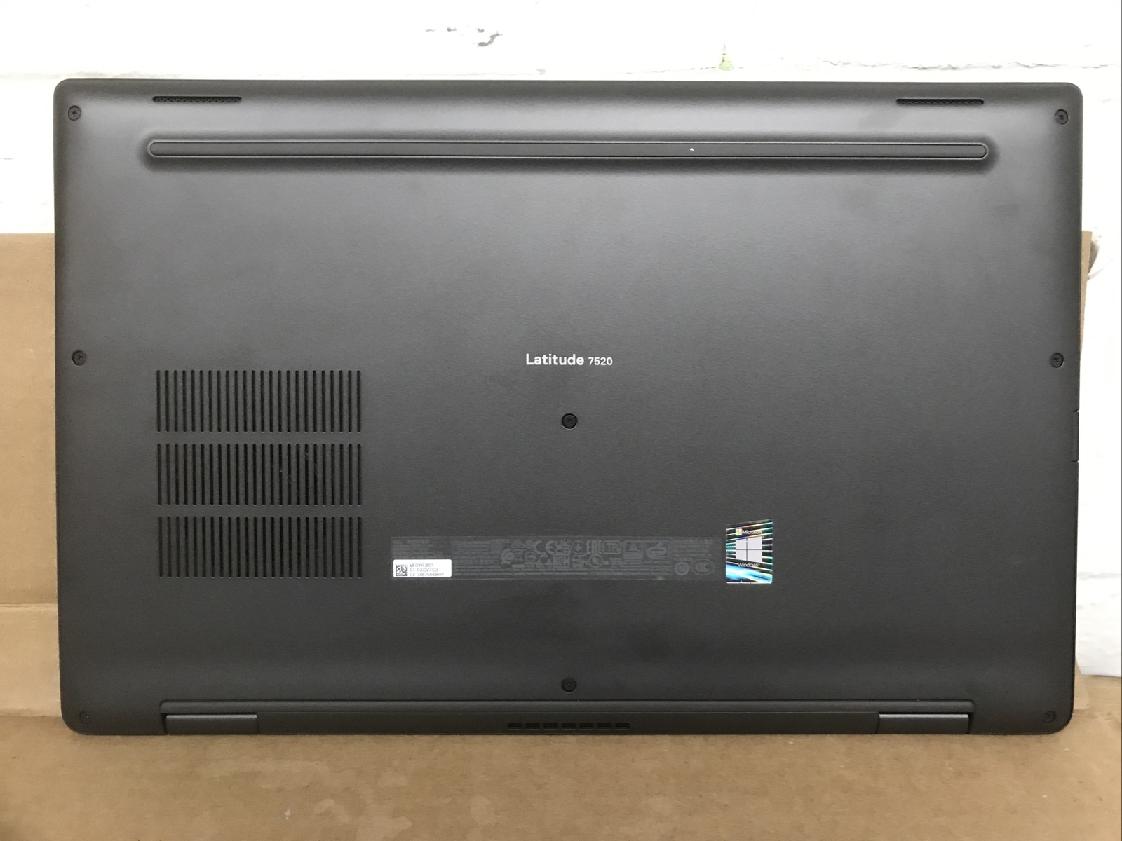 Dell Latitude 7520 15.6″ i7-1185G7 16GB 512GB NVMe Windows 10 Pro – Open Box