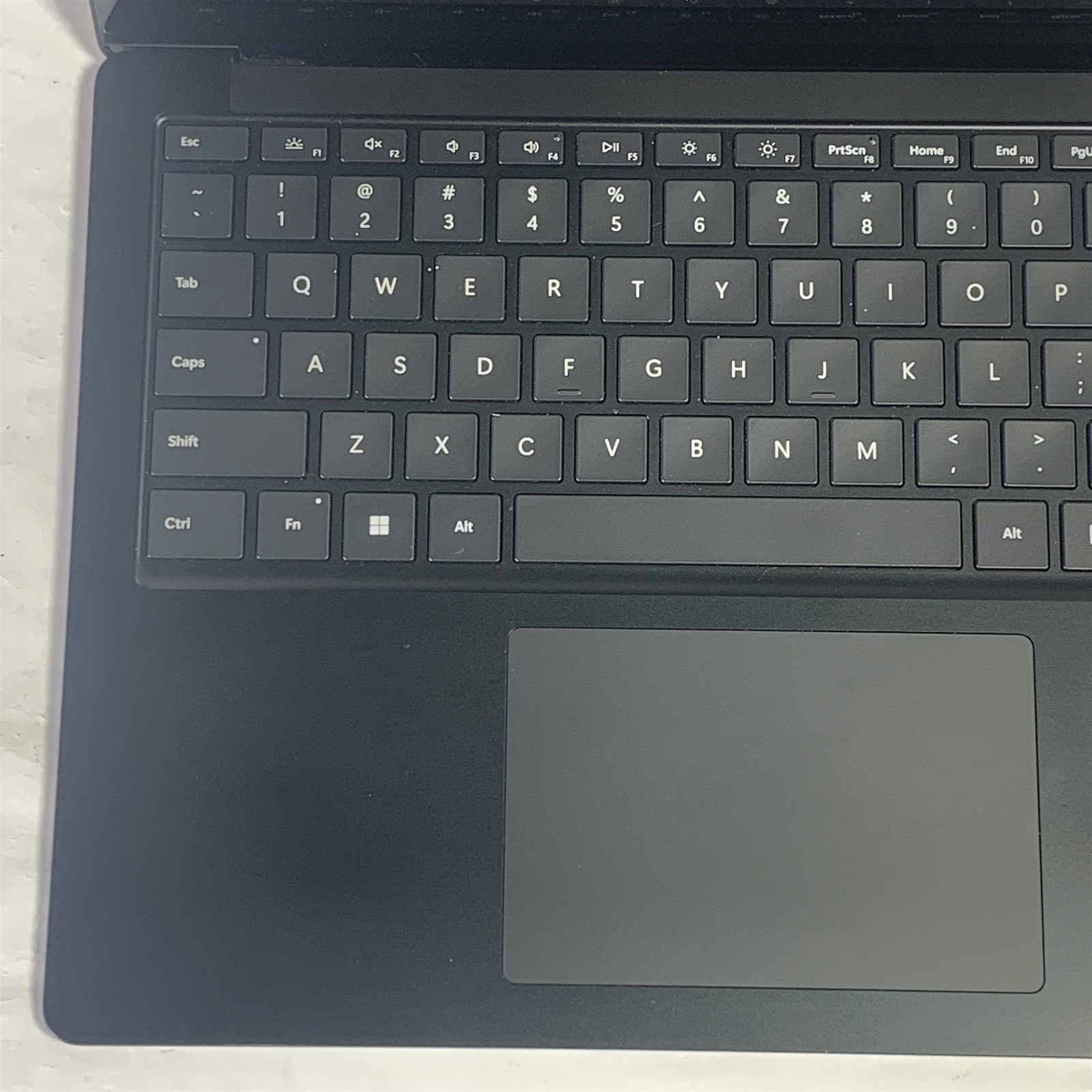 Microsoft Surface Laptop 5 1951 13.5″ i7-1265U 1.8GHz 16GB 256GB NVMe SSD -Win11