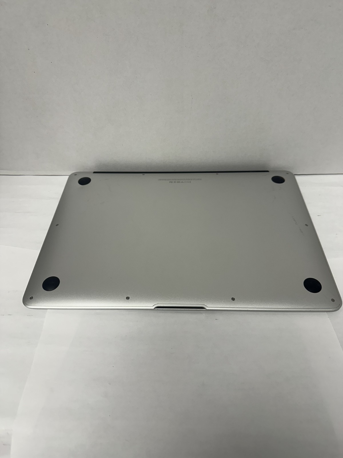 Apple MacBook A1466 i5-5th/4GB 256GB SSD A1466 Mojave (No Charger)