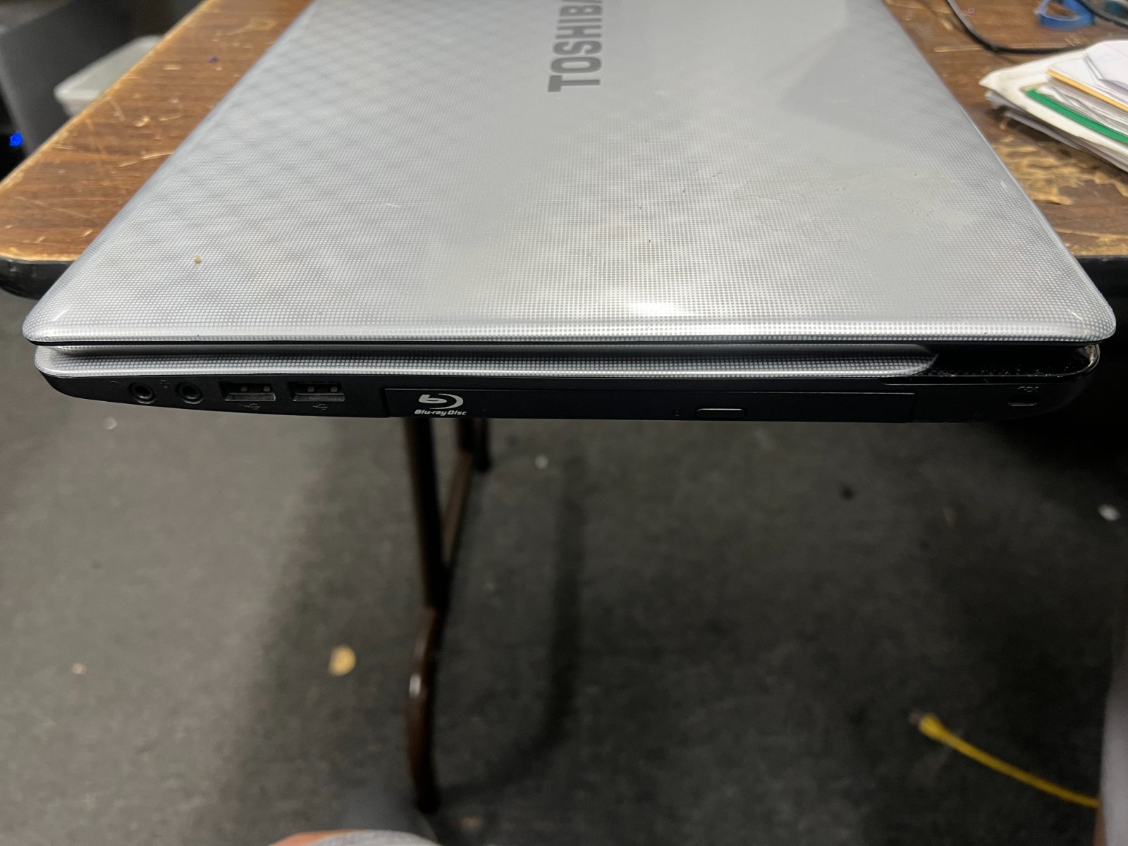 Toshiba Satellite L770 I5-2430m 2.40GHz 4 GB Ram No OS No HDD