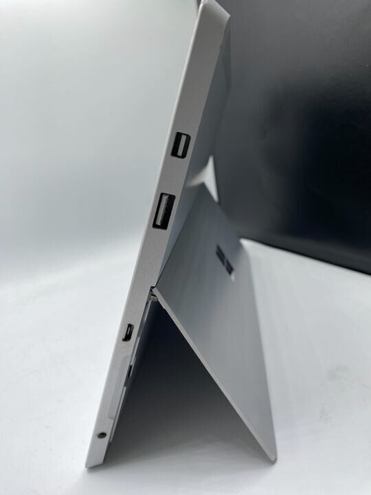Microsoft Surface 3 Intel Atom x7-Z8700 @1.60GHz 4GB RAM 64GB SSD