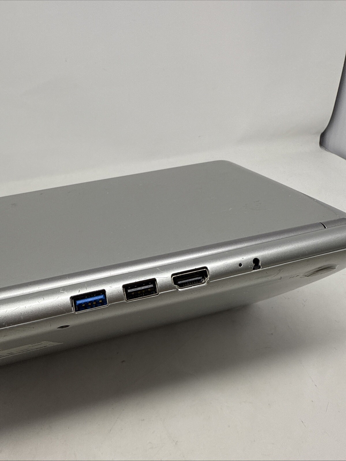 Samsung Chrome Notebook Model XE303C12 + PS – For Parts – Bad Display – AS IS