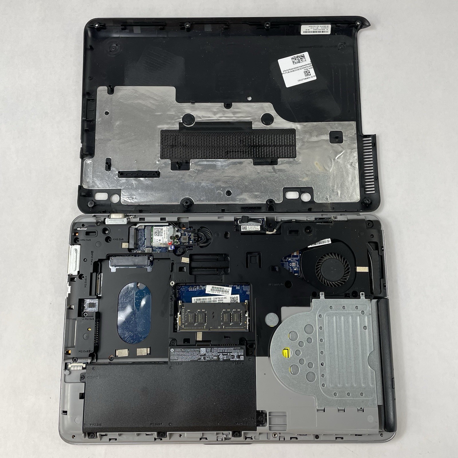 HP ProBook 640 G3 14″ i5-7200U 2.50 GHz 8 GB RAM No SSD/OS/AC