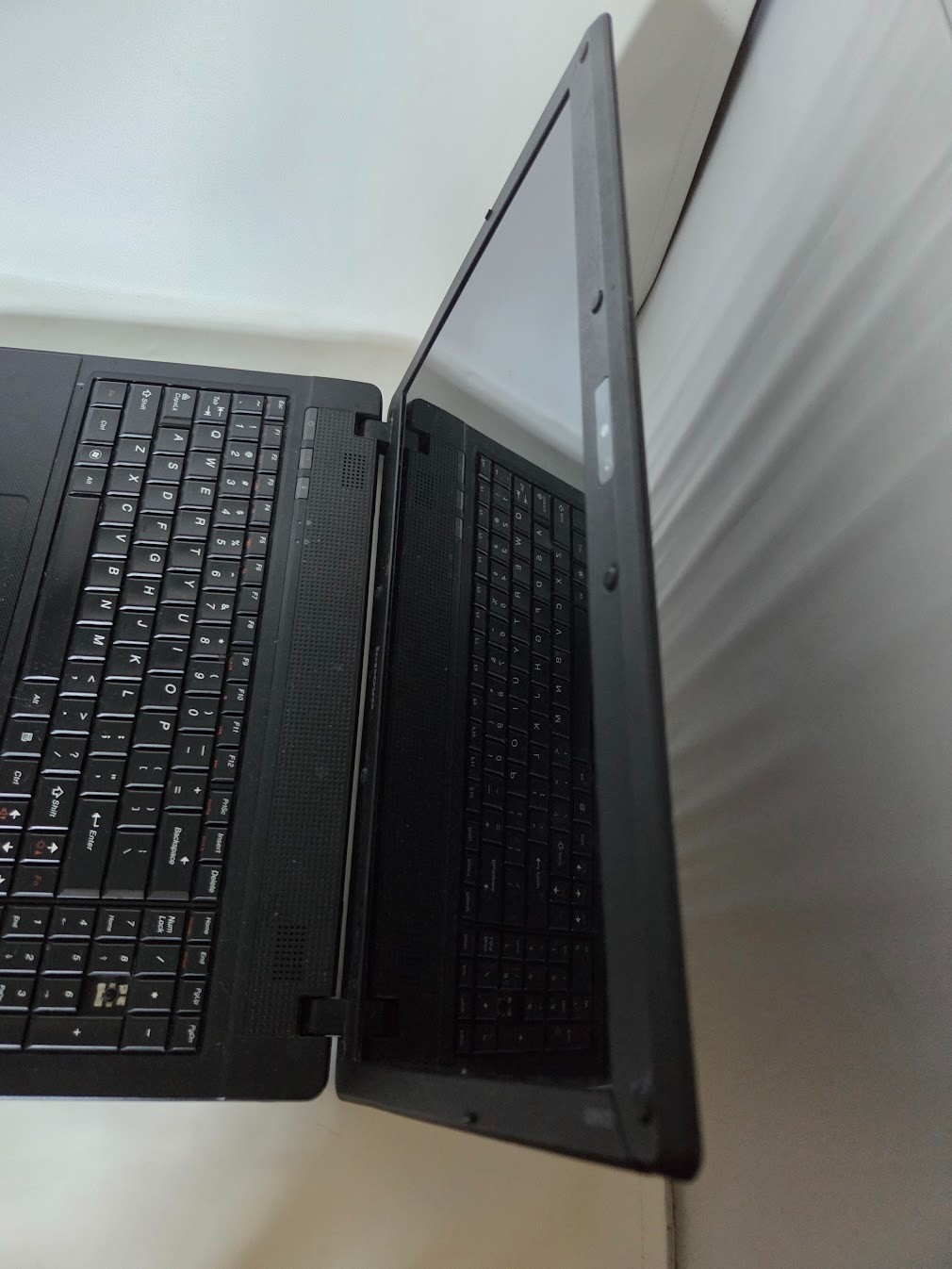 Lenovo G560 Laptop 15.6 Inch Display With Keyboard Damage And Webcam