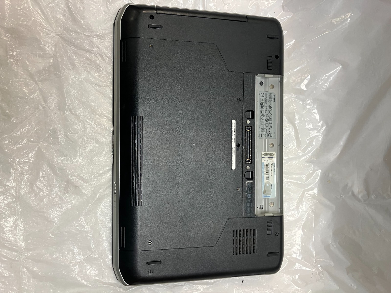 DELL LATITUDE E5520 Laptop i3-2350M + 4 GB No HD/Battery FOR PARTS