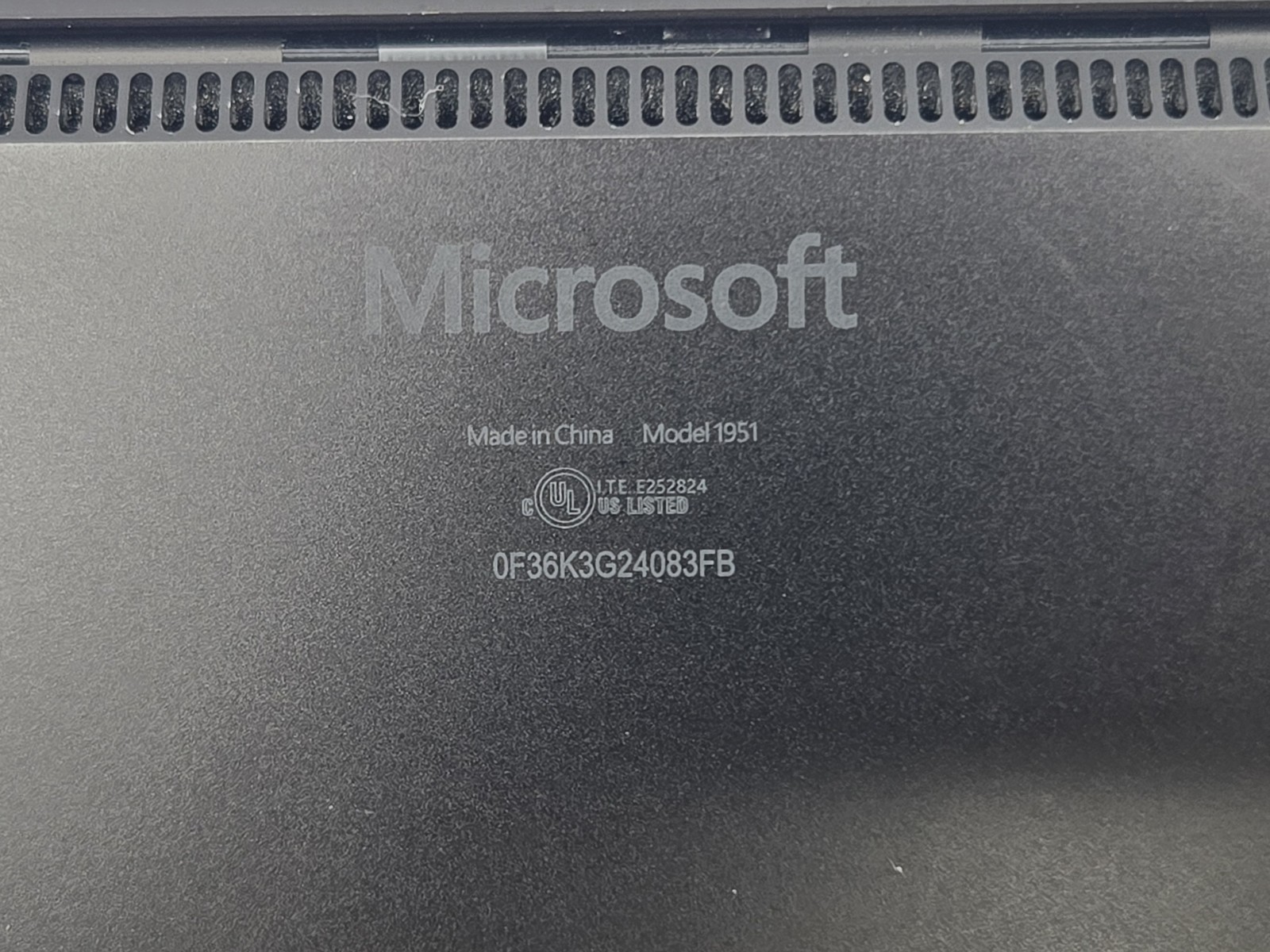 Microsoft Surface Laptop 5 13″ 2256 x 1504 Touch I7-1265U 512GB SSD 16GB W11P