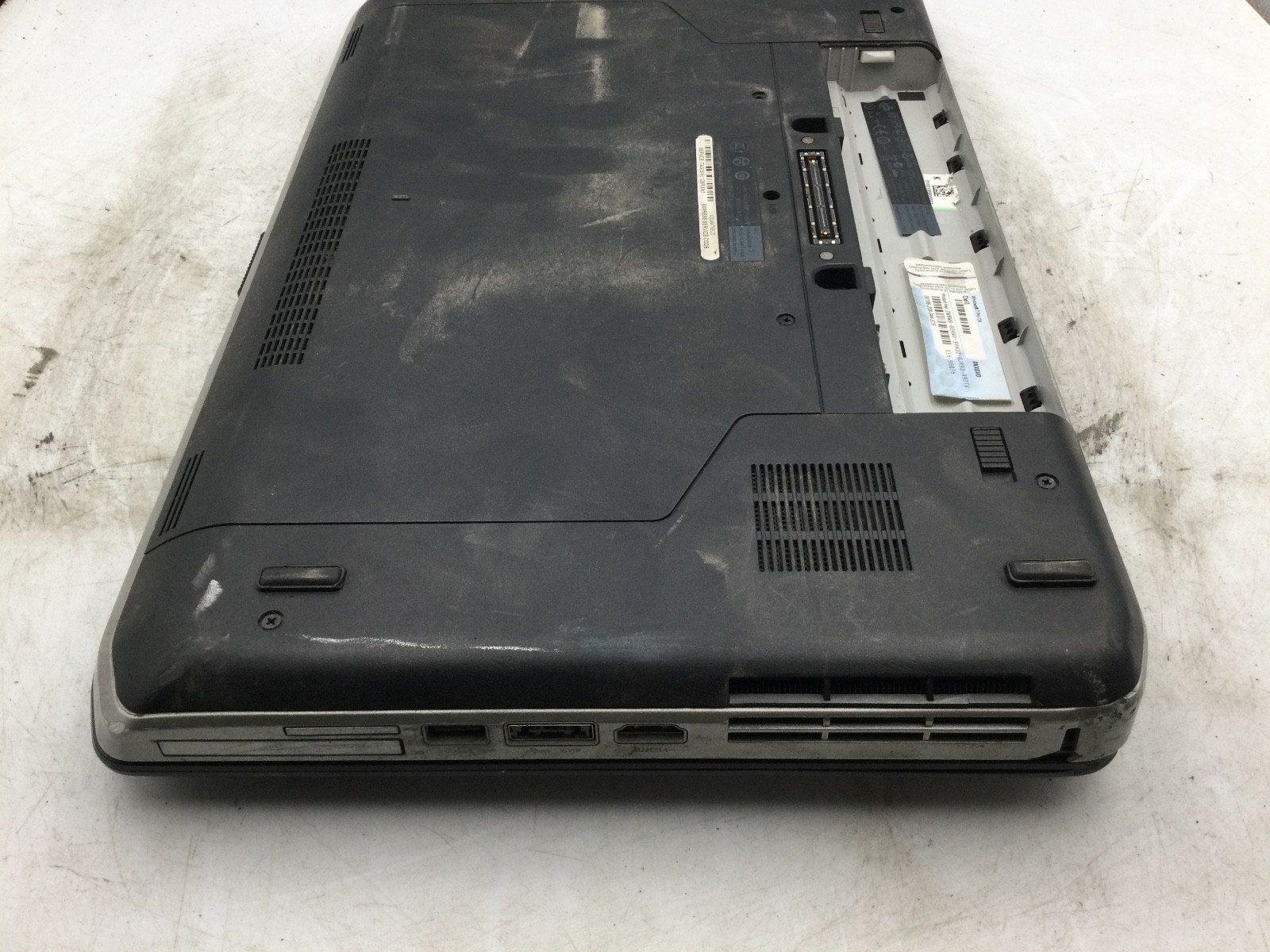 DELL LATITUDE E5530 – BOOTS TO BIOS – LOT OF 2 – INTEL I5 – 4GB RAM – 15″ – BB