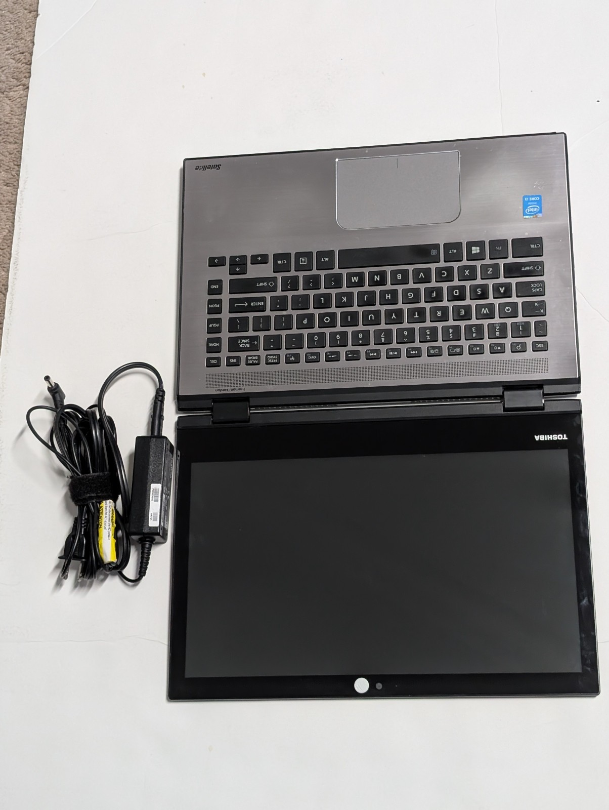 Toshiba Satellite E45W Touchscreen Laptop Intel i3-5015u 8GB RAM 250GB HDD Win10