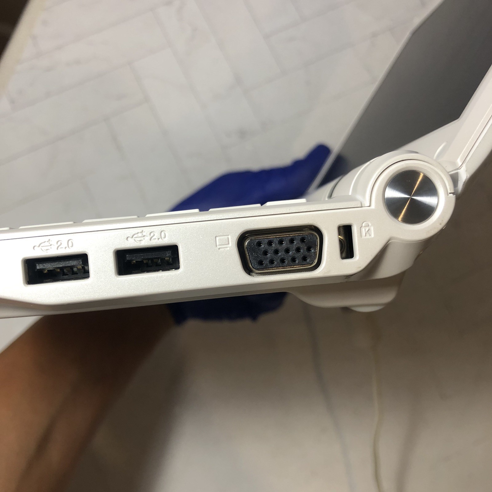 Asus Eee PC 900A Laptop 1.60 GHz, 1 GB RAM