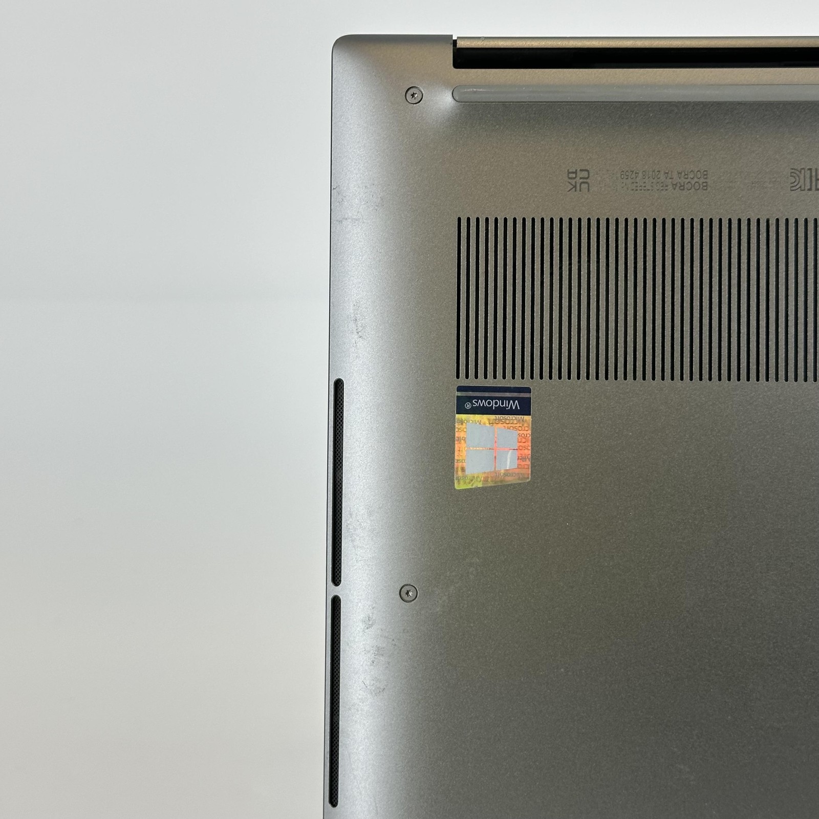 Dell Precision 5550 15.6 FHD+ i7-10750H 2.60GHz 32GB 1TB Quadro T1000 LCD BLEED